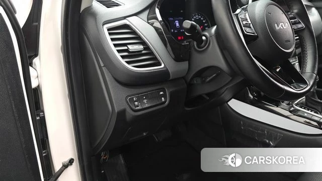 Kia Seltos 2022 Белый из Кореи, фото 4