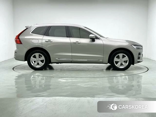 Volvo XC60 2022 Серебристо-серый из Китая, фото 4