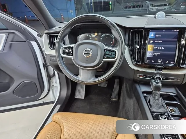 Volvo XC60 second Generation 2019 Белый из Кореи, фото 4