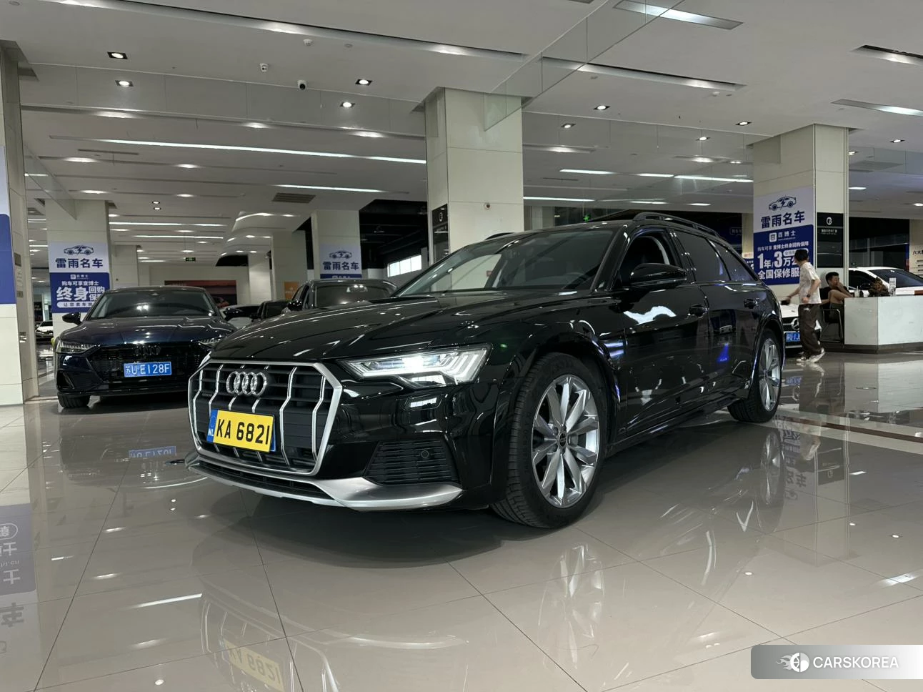 Audi A6 (import) 2023 Черный из Китая, фото 4