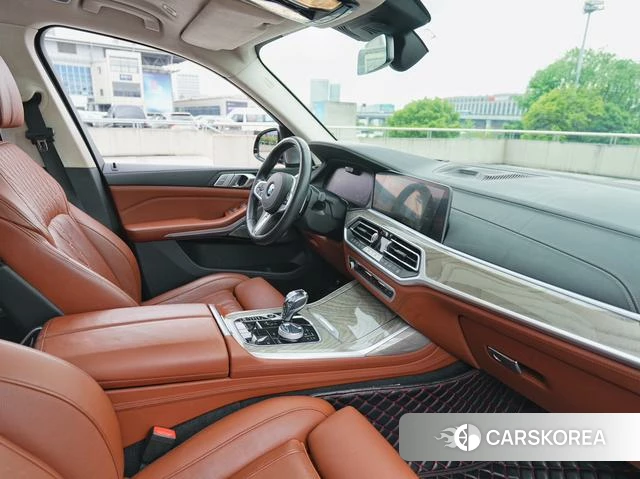 BMW X7 2021 Черный из Китая, фото 4