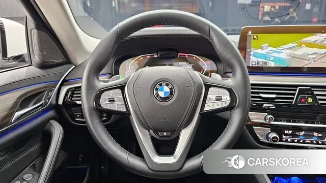 BMW 5 Series (G30) 2022 Белый из Кореи, фото 4