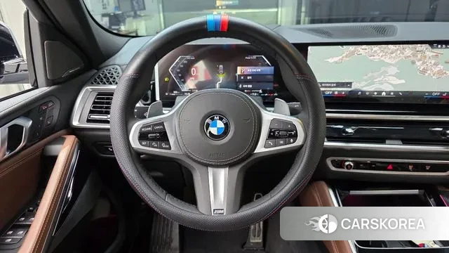 BMW X6 (G06) 2025 Светло-серебряный цвет из Кореи, фото 4