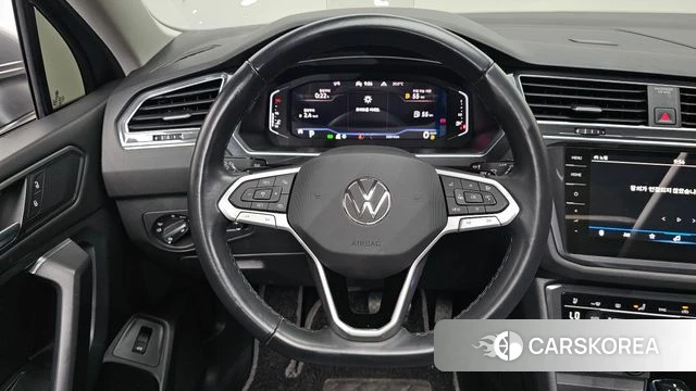 Volkswagen Tiguan Allspace 2023 Серый из Кореи, фото 4