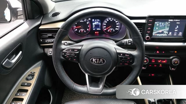 Kia Stonic 2018 Белый из Кореи, фото 4