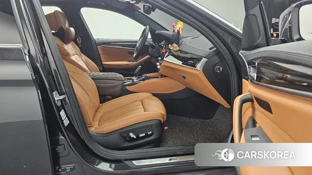 BMW 5 Series (G30) 2021 Черный из Кореи, фото 4