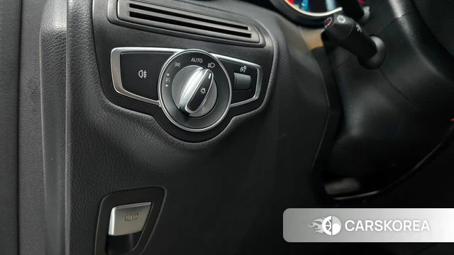 Mercedes-Benz GLC-Class X253 2021 Белый из Кореи, фото 4
