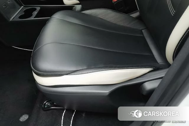 Geely Geometry E firefly 2022 Белый из Китая, фото 4