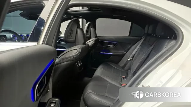 Mercedes-Benz C-Class W206 2022 Белый из Кореи, фото 4