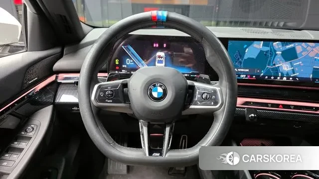 BMW 5 Series (G60) 2025 Белый из Кореи, фото 4