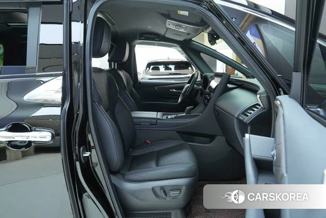 Toyota Elfa 2024 Черный из Китая, фото 4