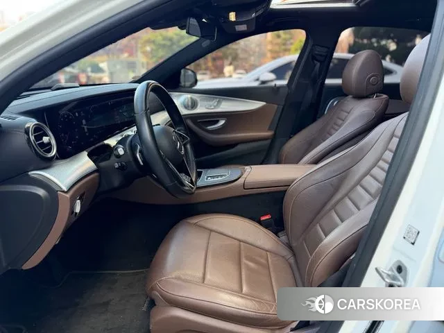 Mercedes-Benz E-Class W213 2021 Белый из Кореи, фото 4