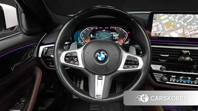 BMW 5 Series (G30) 2023 Белый из Кореи, фото 4