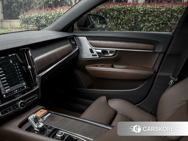 Volvo S90 2023 Черный из Китая, фото 4
