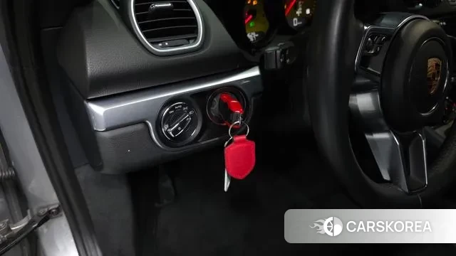 Porsche 718 Cayman 2019 Желтый из Кореи, фото 4