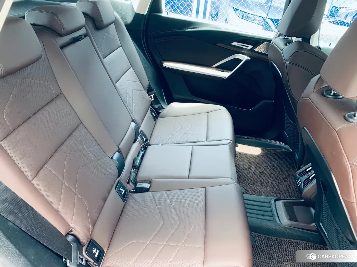BMW iX1 2023 Silver/gray из Китая, фото 4