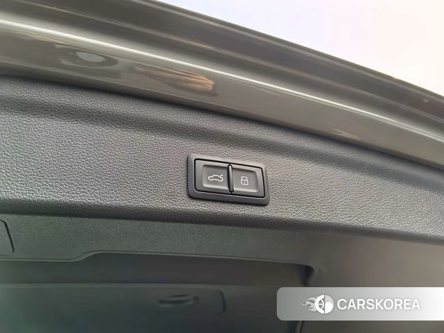 Audi Q3 2023 Темно-серый из Китая, фото 4