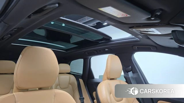 Volvo XC60 second Generation 2023 Белый из Кореи, фото 4