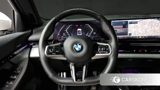 BMW 5 Series (G60) 2024 Белый из Кореи, фото 4