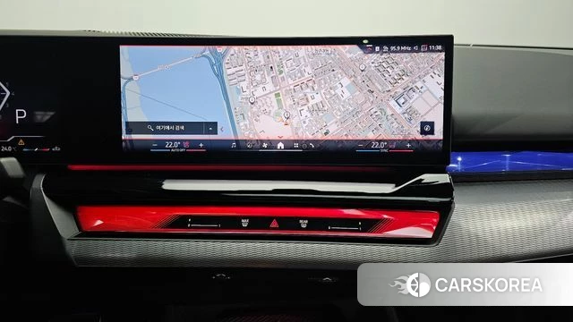 BMW 5 Series (G60) 2025 Черный из Кореи, фото 4