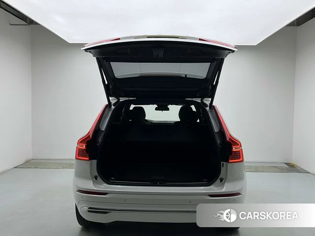 Volvo XC60 2021 Белый из Китая, фото 4