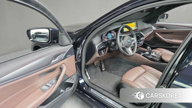 BMW 5 Series (G30) 2022 Черный из Кореи, фото 4