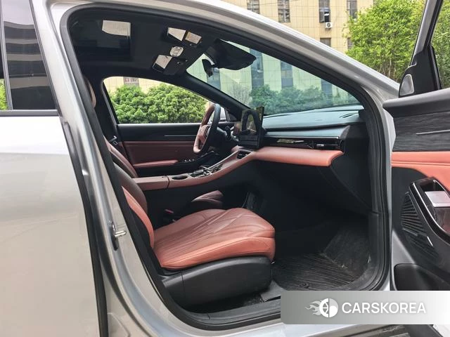 Geely Galaxy Galaxy L6 2025 Серебристо-серый из Китая, фото 4