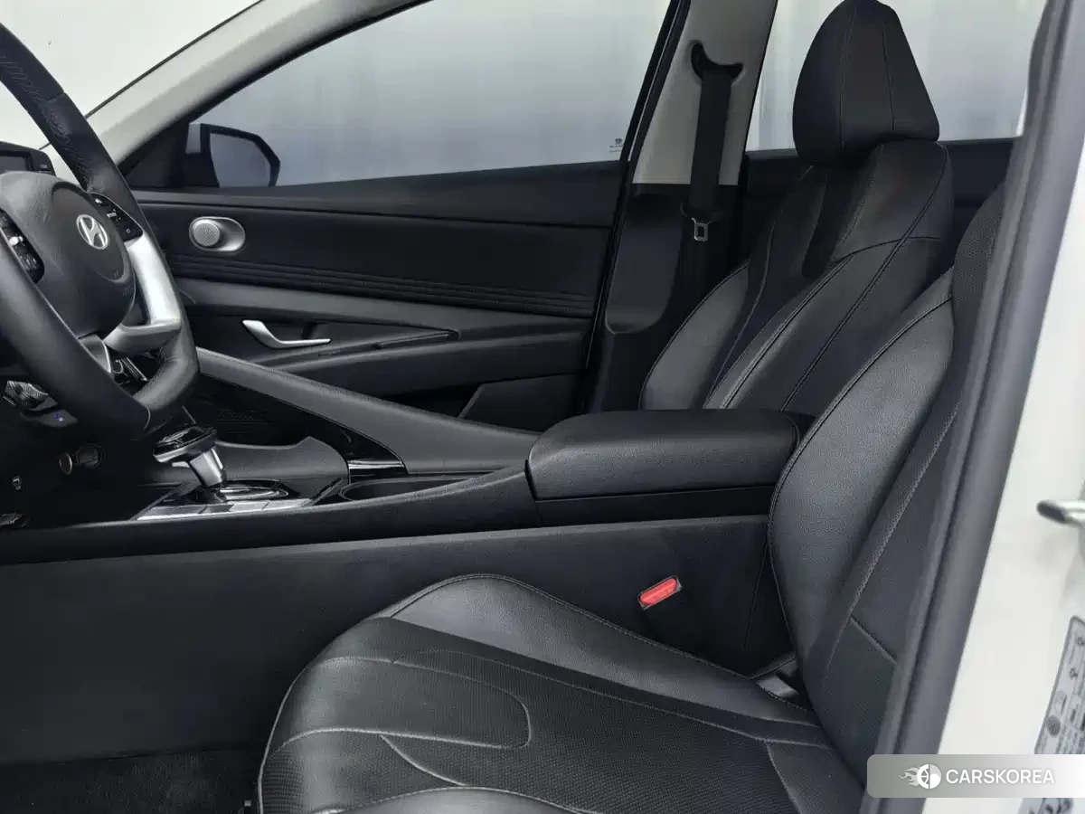 Hyundai Elantra 2023 Белый из Китая, фото 4