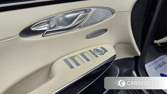 Genesis GV70 2024 Серый из Кореи, фото 4