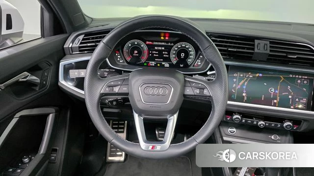 Audi Q3 (F3) 2023 Белый из Кореи, фото 4