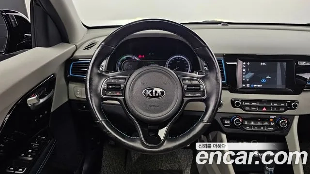 Kia Niro 2018 Черный из Кореи, фото 4