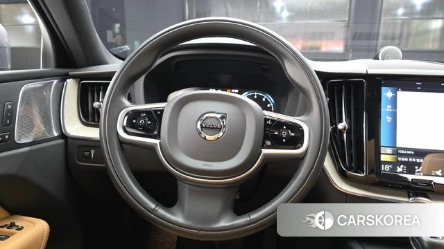 Volvo XC60 second Generation 2020 Серебристо-серый из Кореи, фото 4