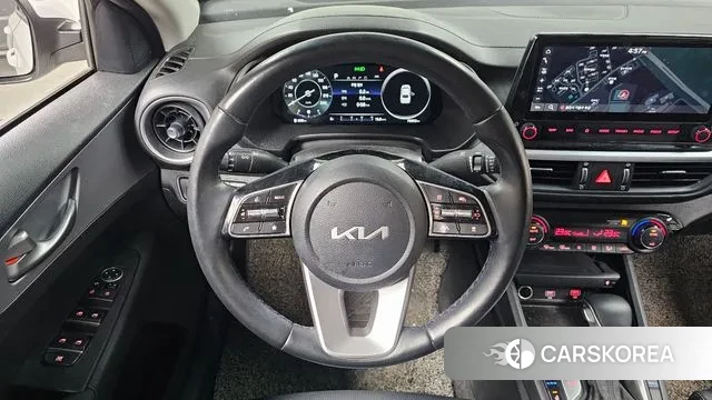 Kia The New K3 2nd generation 2021 Белый из Кореи, фото 4