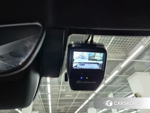 Lexus UX300h 2024 Белый из Кореи, фото 4