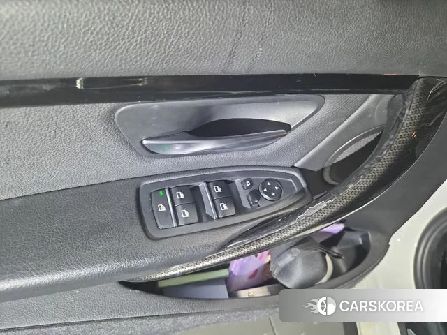 BMW 3 Series (F30) 2018 Белый из Кореи, фото 4