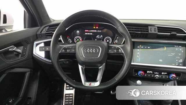 Audi Q3 (F3) 2020 Белый из Кореи, фото 4