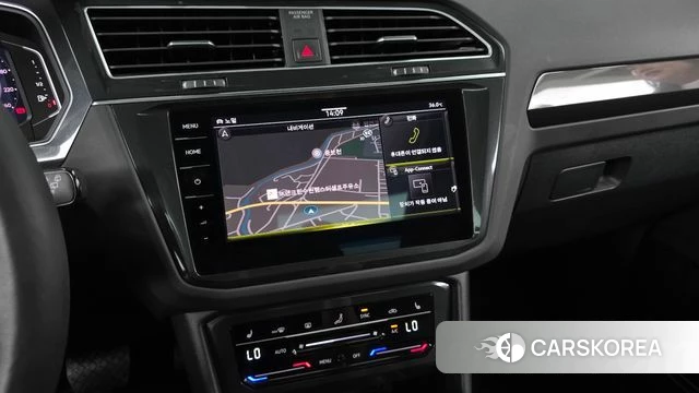 Volkswagen Tiguan second Generation 2024 Белый из Кореи, фото 4