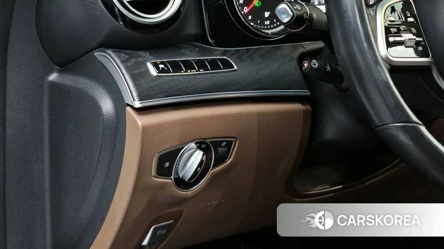 Mercedes-Benz E-Class W213 2019 Белый из Кореи, фото 4