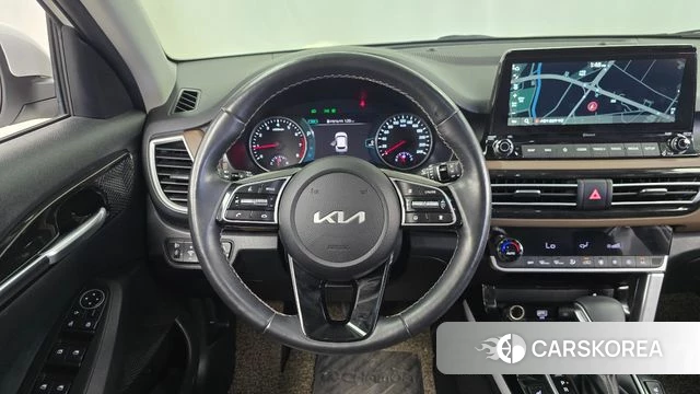 Kia Seltos 2022 Белый из Кореи, фото 4