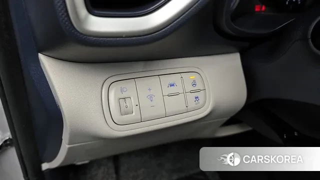 Hyundai Venue 2022 Серебристо-серый из Кореи, фото 4