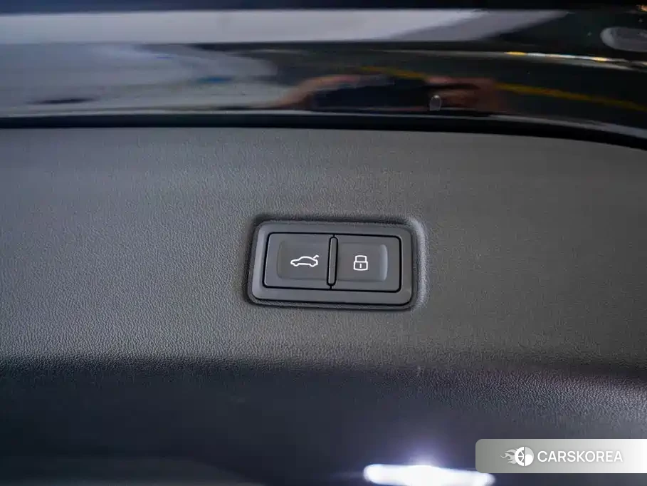 Audi Q6L e-tron 2026 Черный из Китая, фото 4
