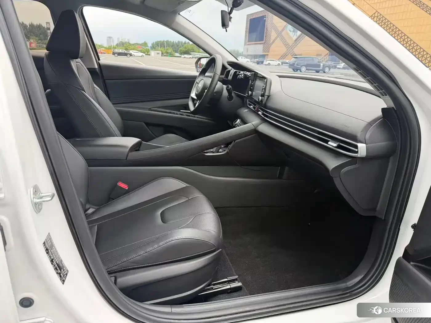 Hyundai Elantra 2022 Белый из Китая, фото 4