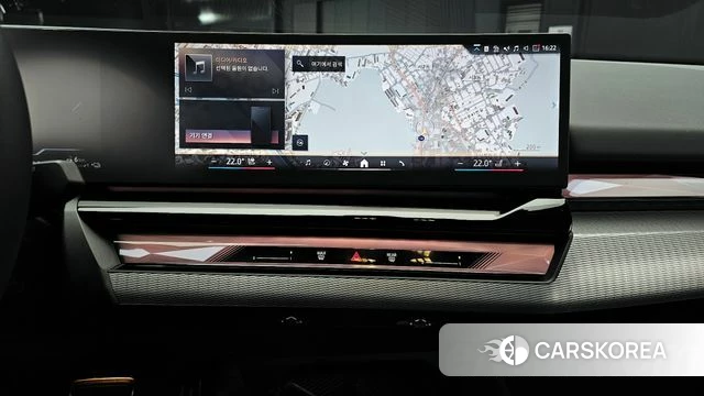 BMW 5 Series (G60) 2025 Белый из Кореи, фото 4