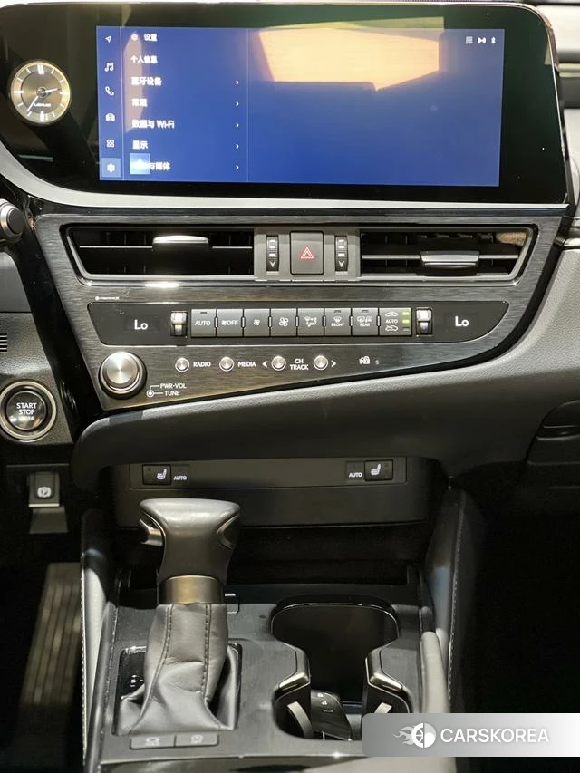 Lexus ES 2023 Серебристо-серый из Китая, фото 4