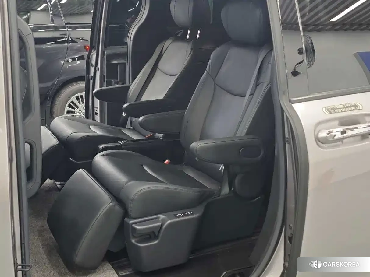 Toyota Sienna 2024 Silver/gray из Китая, фото 4