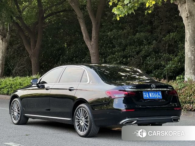 Mercedes-Benz E-class 2023 Черный из Китая, фото 4