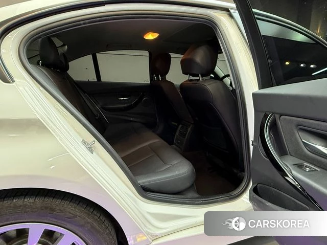 BMW 3 Series (F30) 2018 Белый из Кореи, фото 4