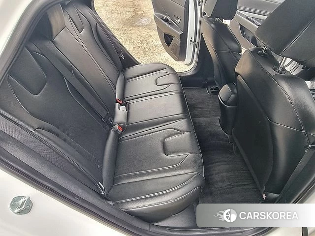 Hyundai Avante Hybrid (CN7) 2023 Жемчужный цвет из Кореи, фото 4