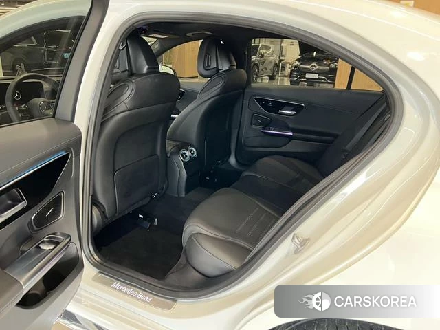 Mercedes-Benz Class C 2023 Белый из Китая, фото 4