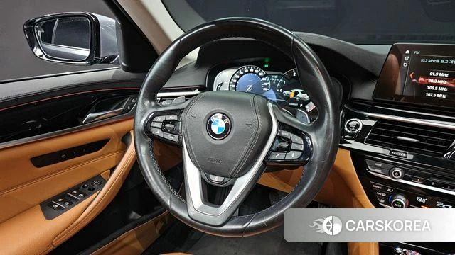 BMW 5 Series (G30) 2018 Серый из Кореи, фото 4